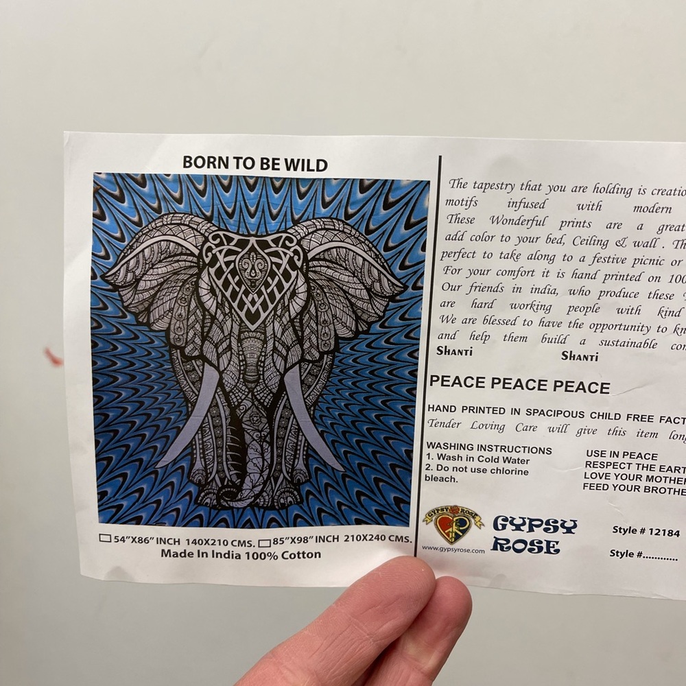 BORN FREE Tapestry. BL/RD12 - Picture 2 of 4